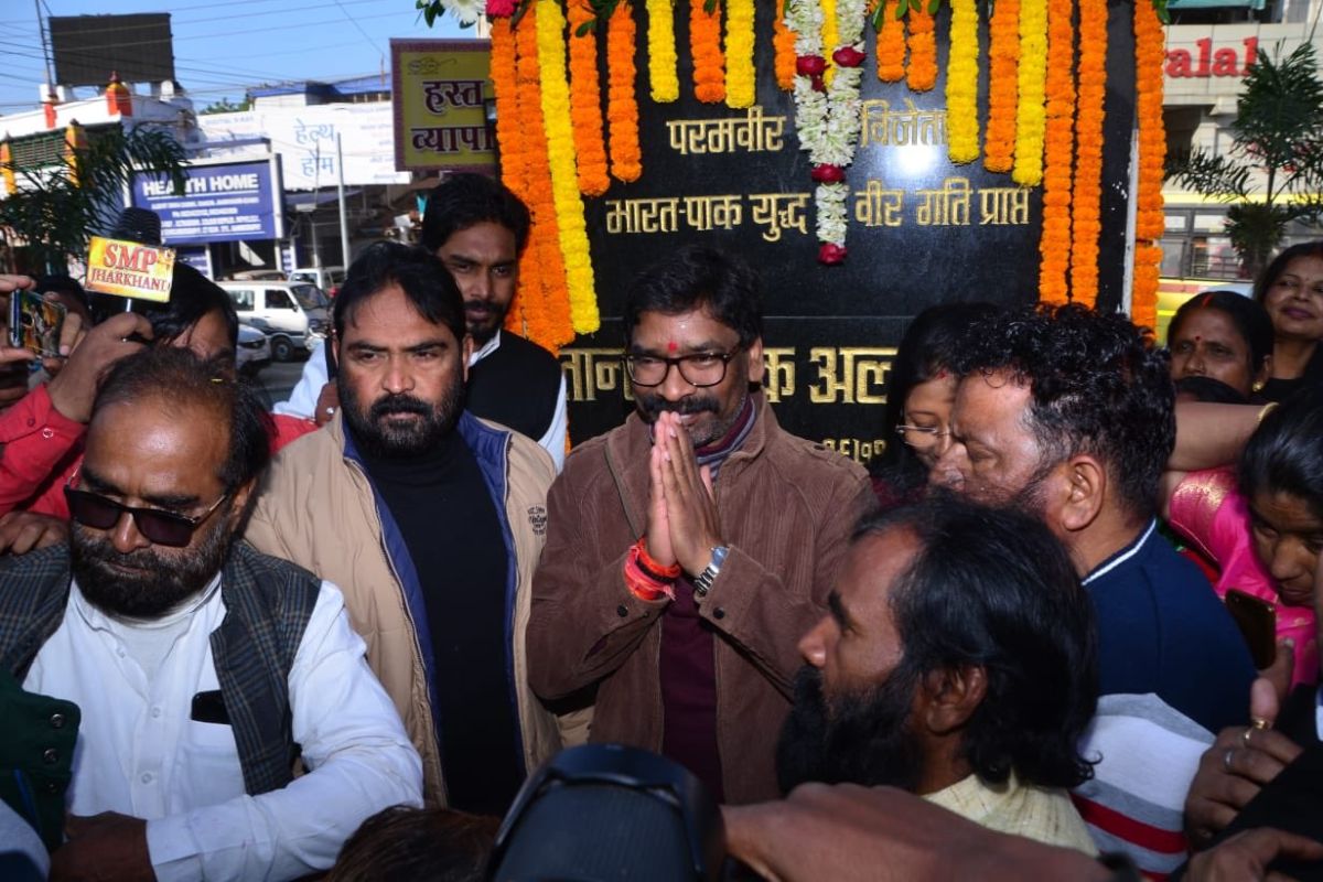 Jharkhand: Hemant Soren to take oath today amid show of strength for Opposition