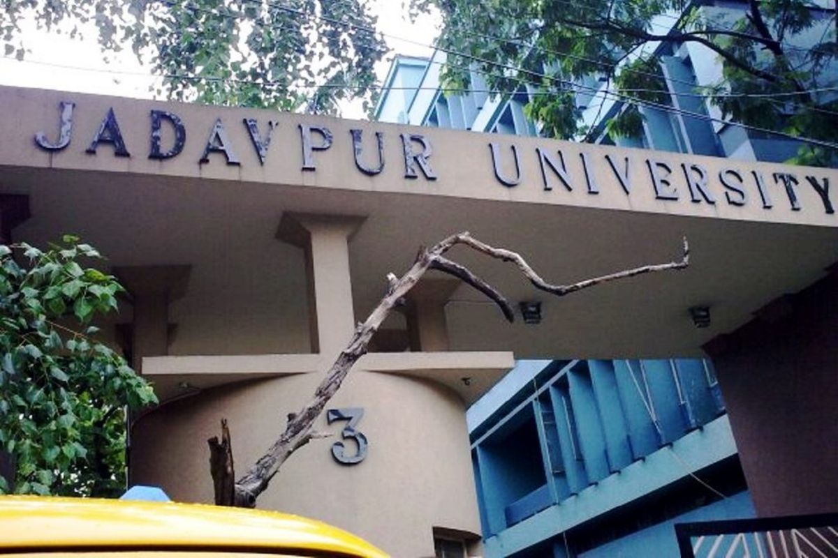 Jadavpur University professor alleges she was roughed up by women BJP activists