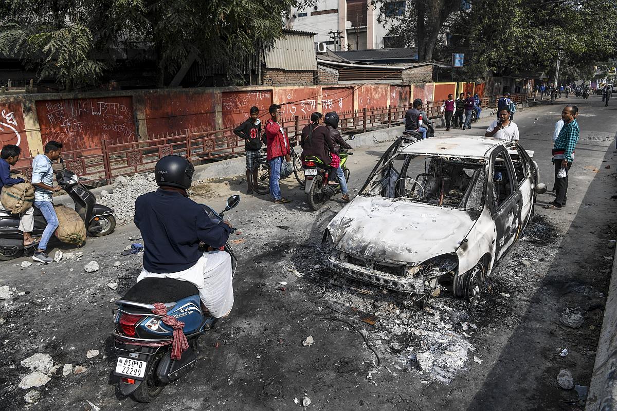 Shiv Sena expresses concern over violence in northeast, attacks Centre for CAB