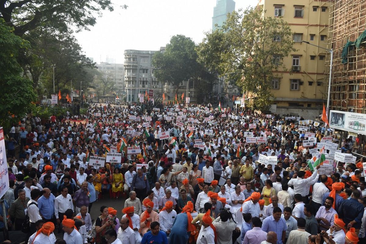 Anti and pro-CAA peaceful protests at 4 kms distance in Mumbai