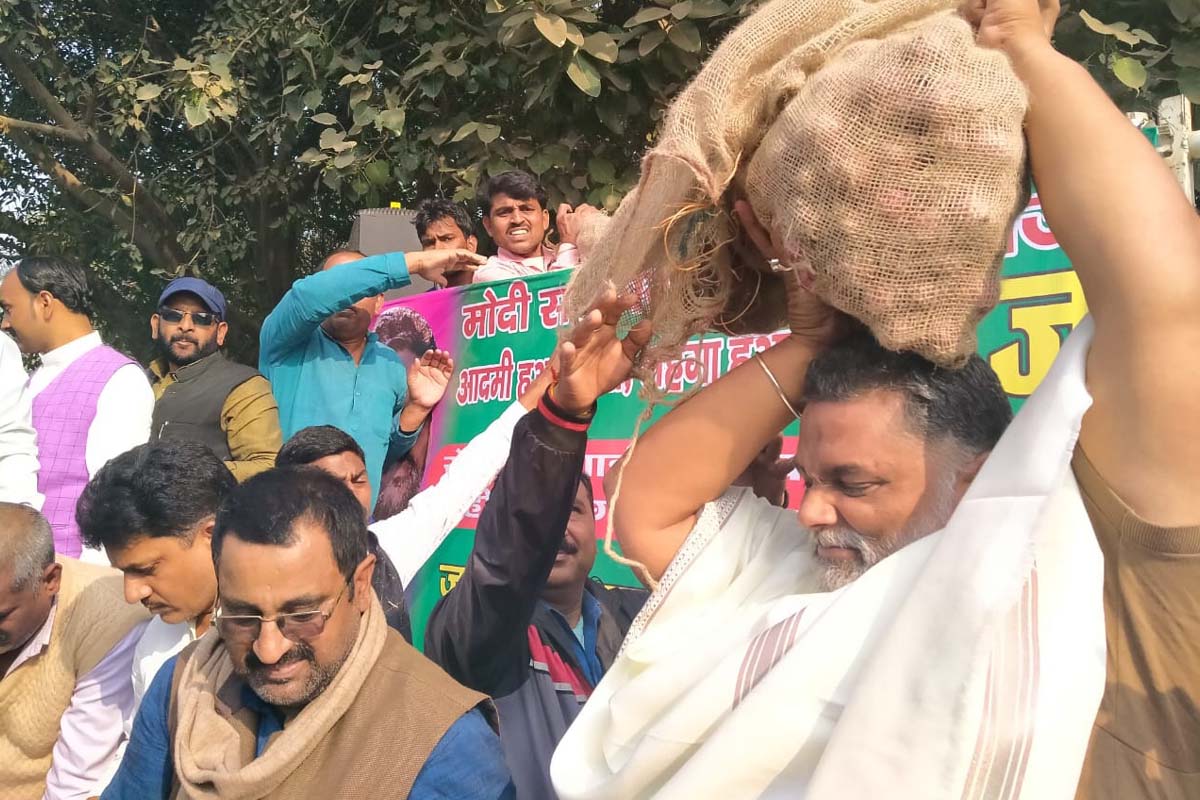Onion politics takes innovative turn in Bihar