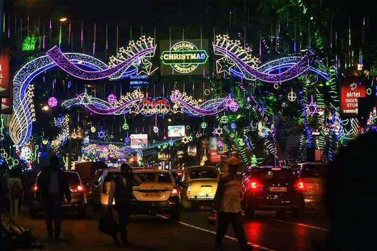 Revellers hit Park Street as city in Christmas mood