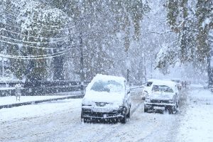 Two found frozen to death on snow-bound Srinagar highway