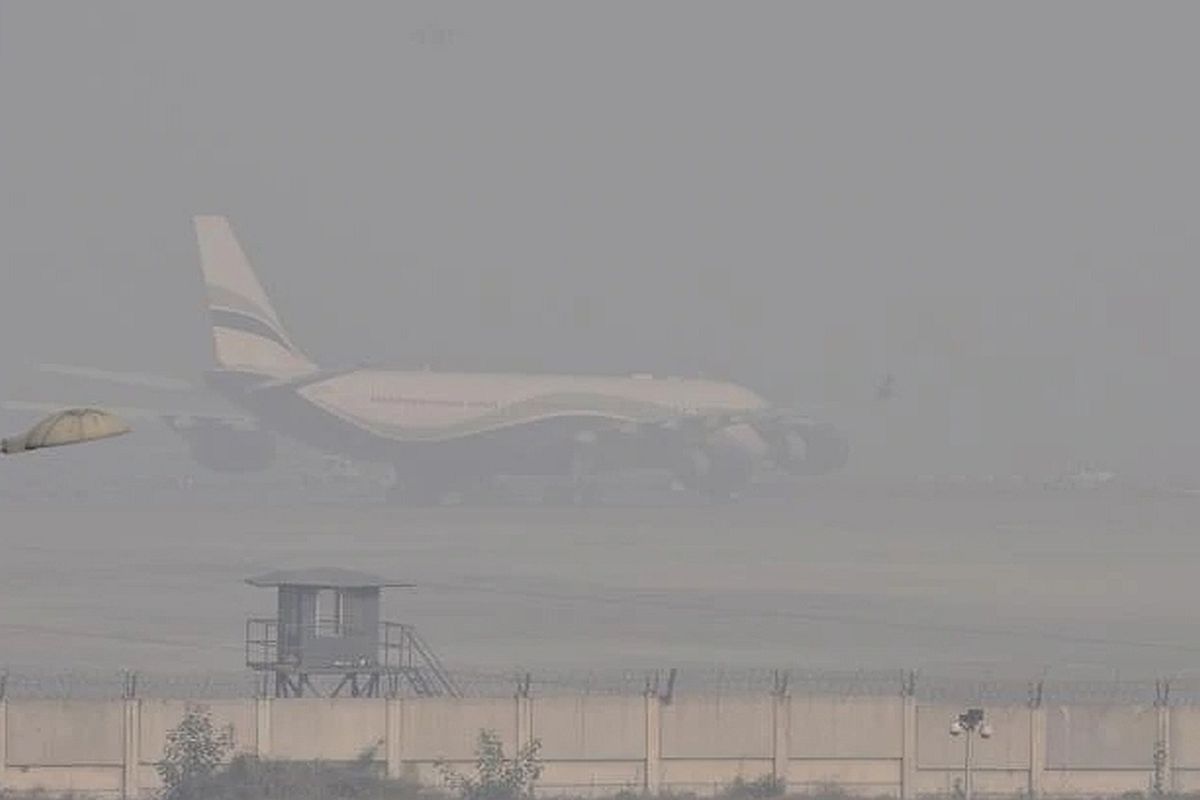 Foggy weather disrupts air traffic, life in Kashmir
