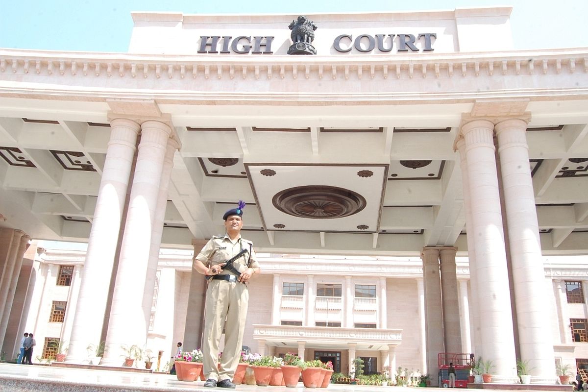 Bijnor courtroom murder: Allahabad HC takes cognizance, seeks reply
