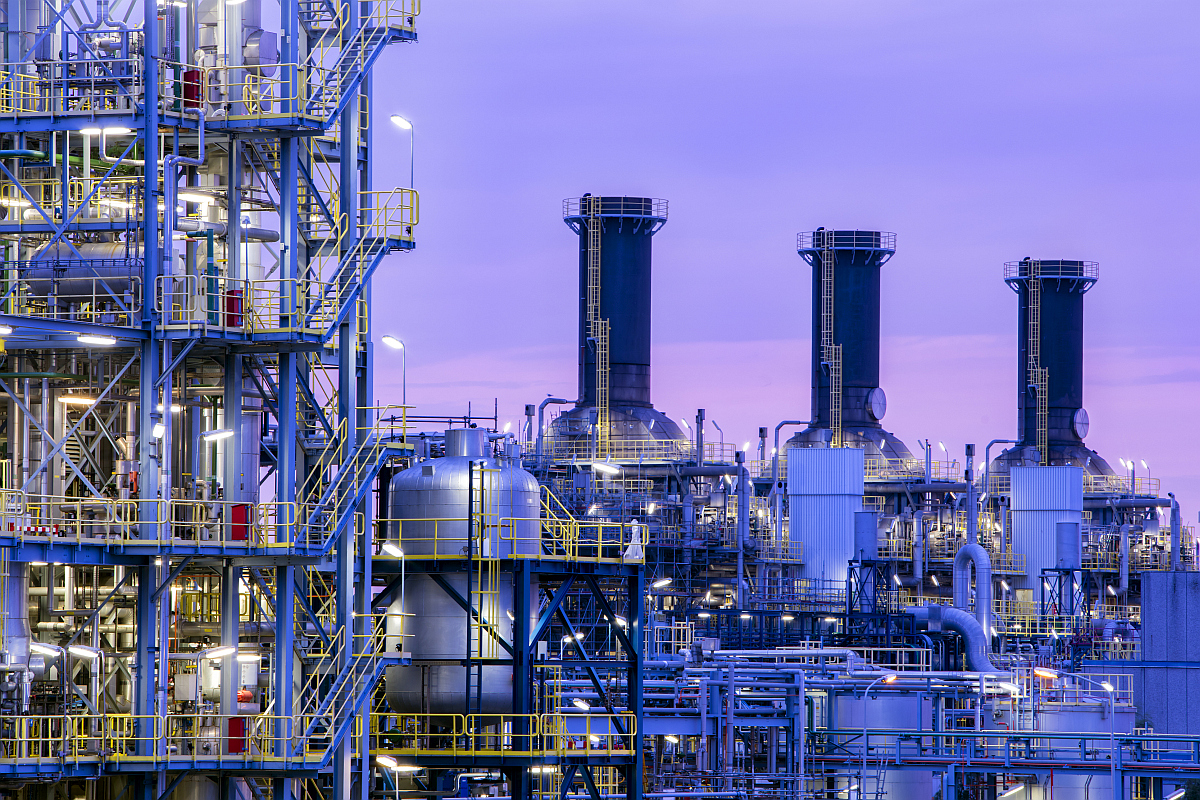 Saudi Aramco shares surges 10%, reaches valuation of USD 1.8 trillion