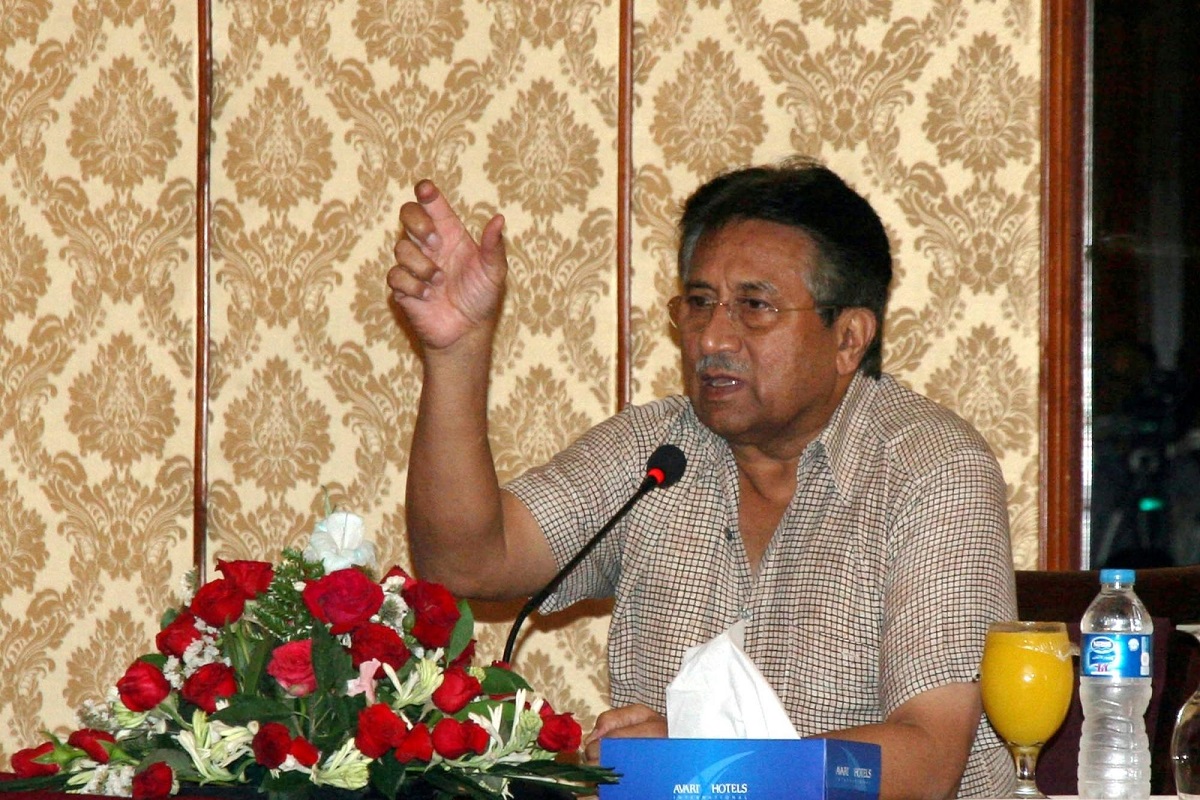 Ex-Pakistan President Pervez Musharraf urges stay on high treason trial