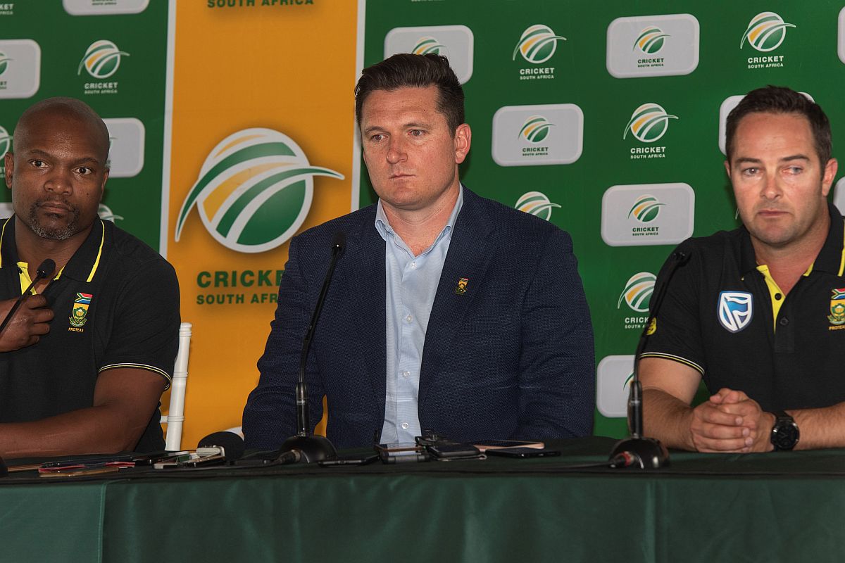 South Africa director of cricket Graeme Smith to face criticism for defying quota policy