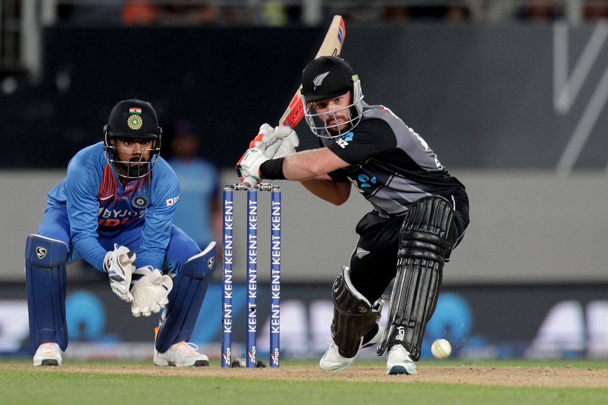 NZ vs IND, 2nd T20I: Indian bowlers restrict New Zealand to 132/5