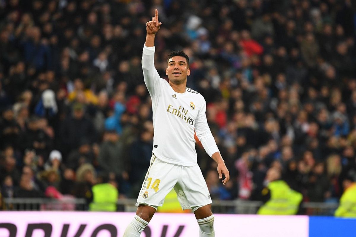 Real Madrid make light of absentees to go top but Atletico beaten
