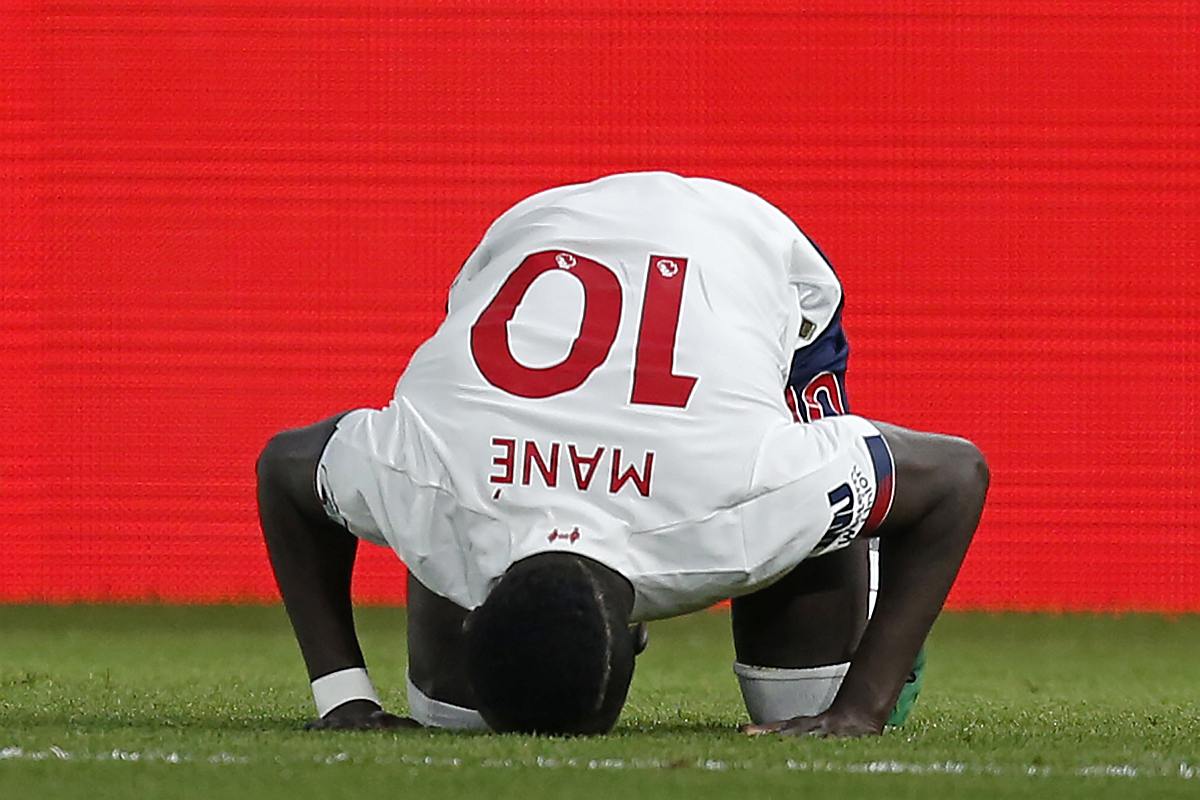 Real Madrid make contact with representatives of Sadio Mane for summer transfer