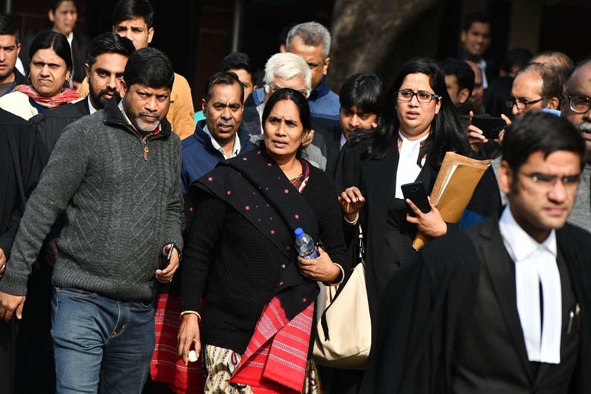 ‘Convicts given thousand options’: Nirbhaya’s mother breaks down over delay in execution