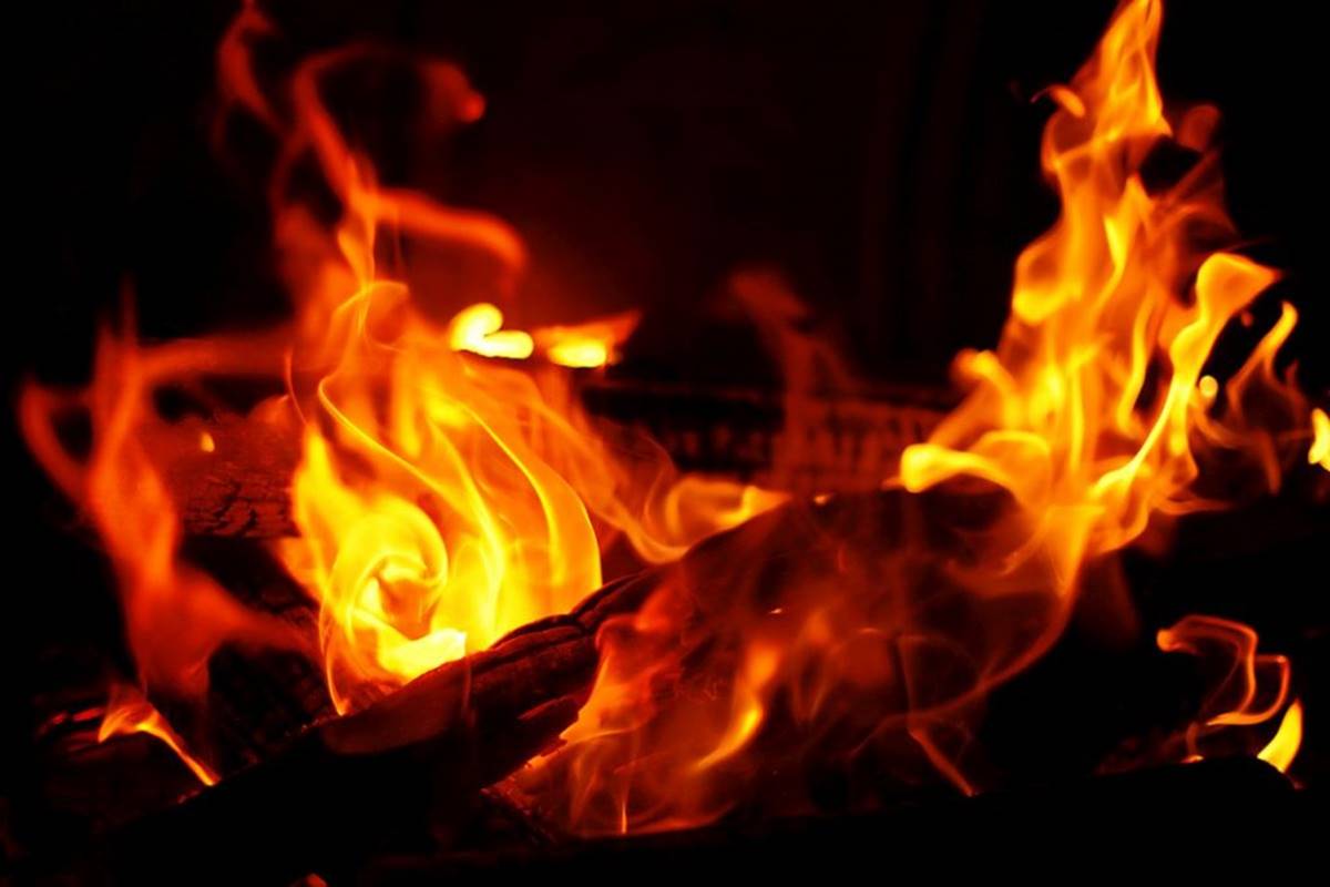 10-storey building gutted in fire at Surat market; loss of textile worth crores