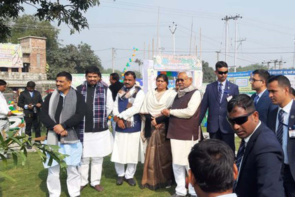 Nitish Kumar’s human chain programme in trouble as Opposition, teachers boycott