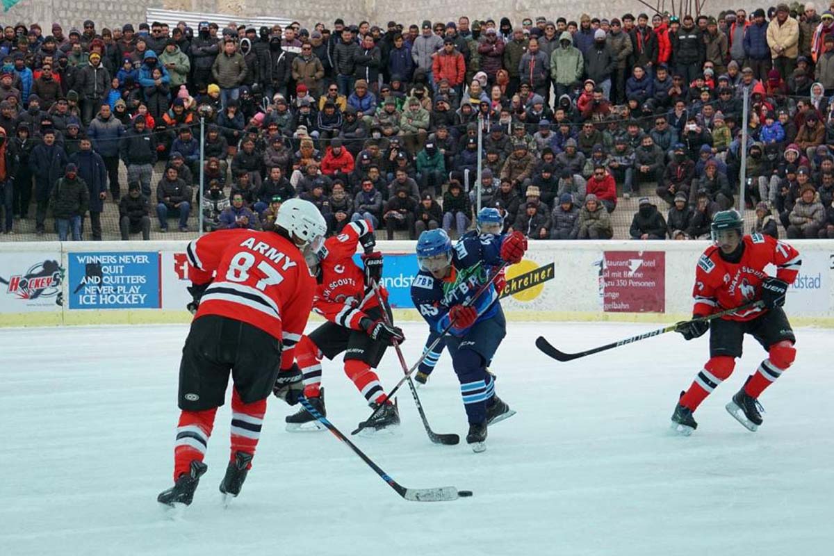 Indian Army organises ice hockey in Leh