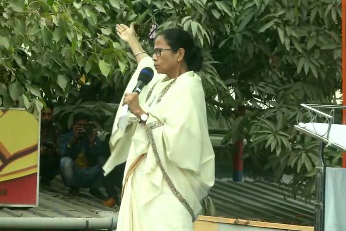 Kerala, CAA, Kolkata, Pinarayi Vijayan, Bengal, Mamata Banerjee, Citizenship Amendment Act, NRC, NPR, West Bengal