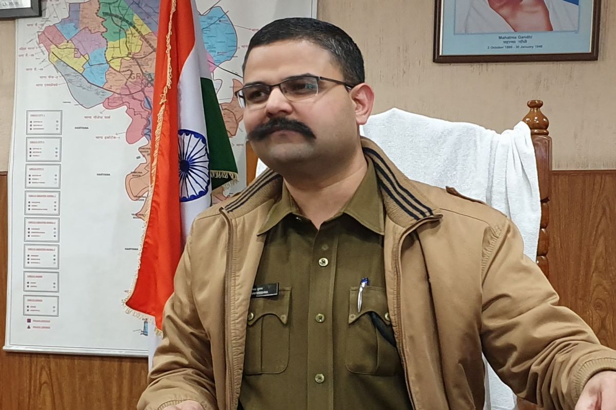 UP police suspends Noida SSP who alleged corruption in police force