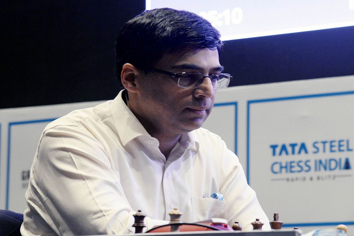Viswanathan Anand draws with Vituigov, Caruana leads
