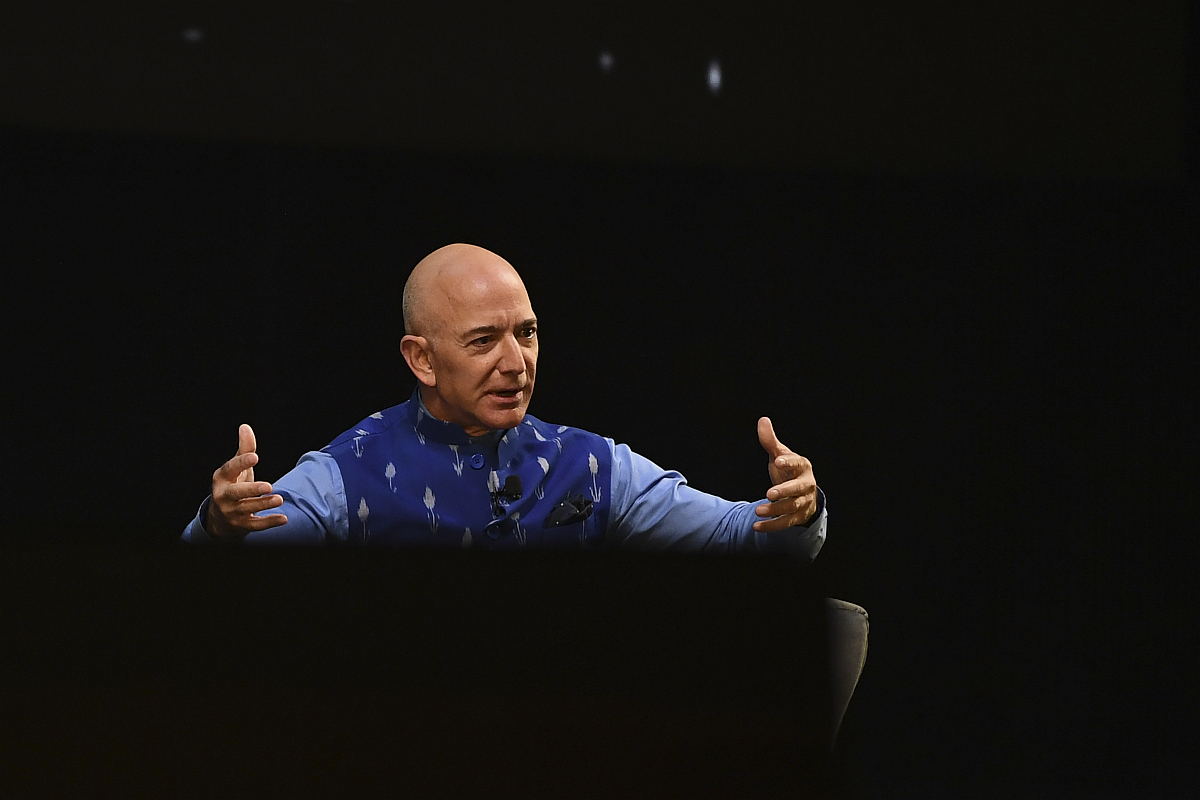 Amazon chief Jeff Bezos to invest USD 1 bn in digitising Indian SMBs