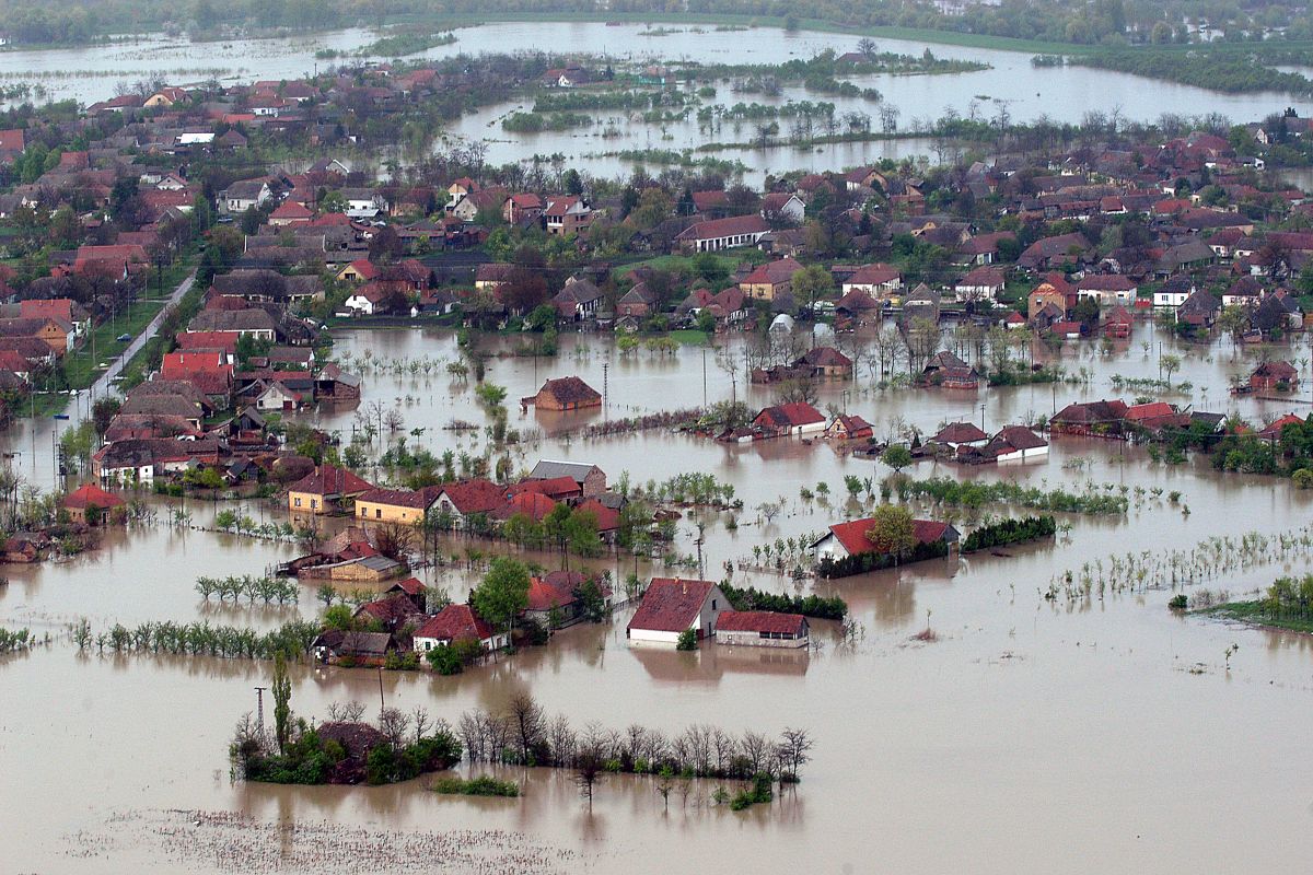 19 killed in floods, landslides in Indonesia