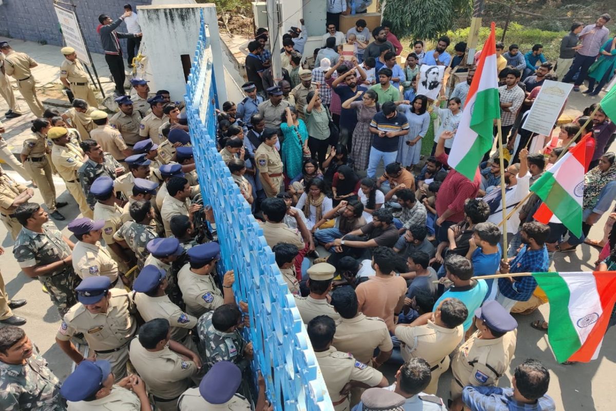 Students protesting at Hyderabad University detained at varsity’s main gate