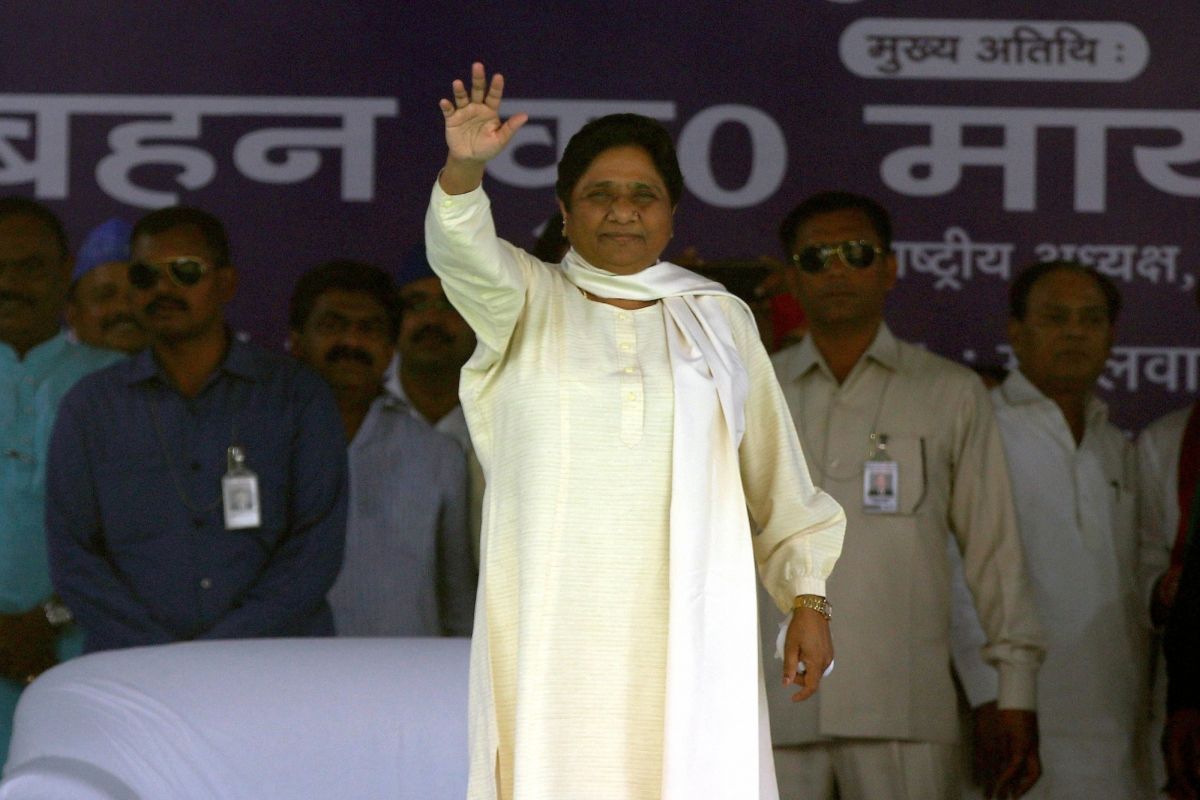 Mayawati hits out at Priyanka Gandhi, asks her to visit Kota hospital where over 100 infants die