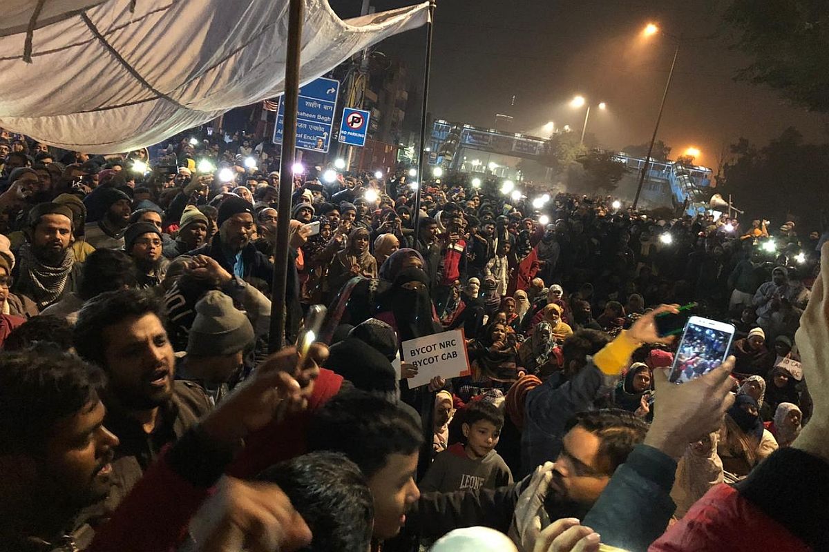 Delhi HC directs police to deal with curbs on Shaheen Bagh stretch amid anti-CAA protests