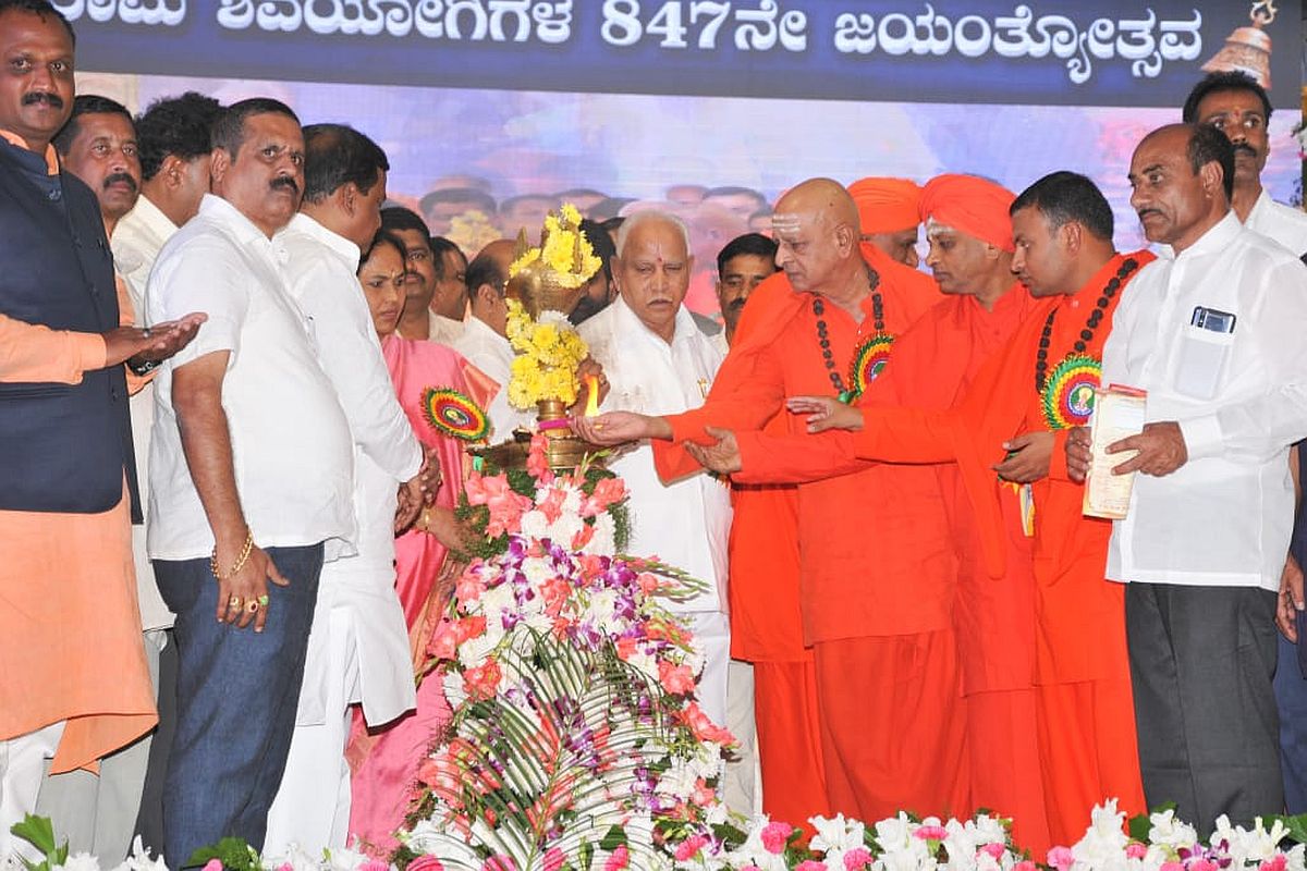 Yediyurappa ticks off Lingayat seer for ‘blackmailing’ him to make 3 community legislators ministers