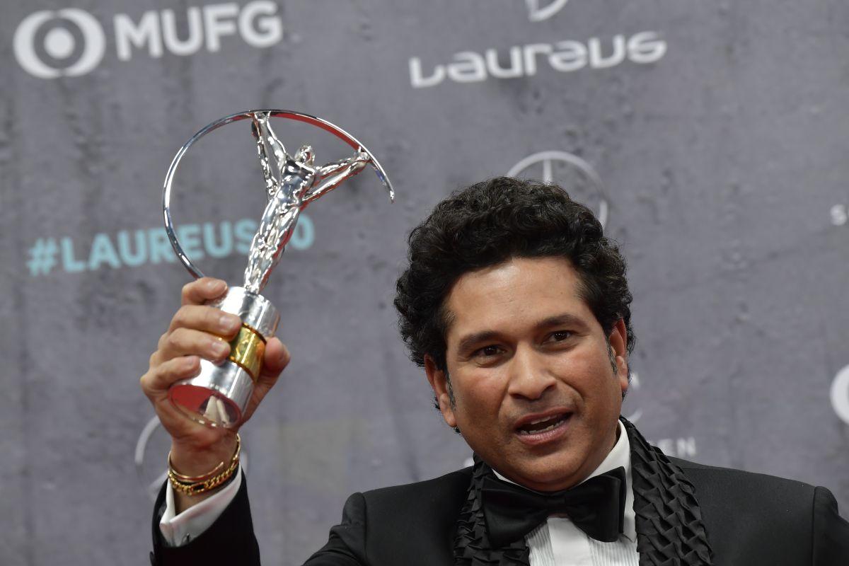 Virat Kohli, Harsha Bhogle wish Sachin Tendulkar for winning Laureus Sporting Moment Award