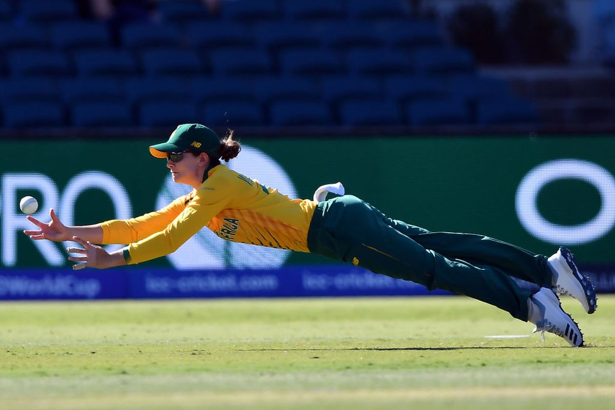 Watch | Airborne Laura Wolvaardt does an AB de Villiers at Women’s T20 World Cup 2020