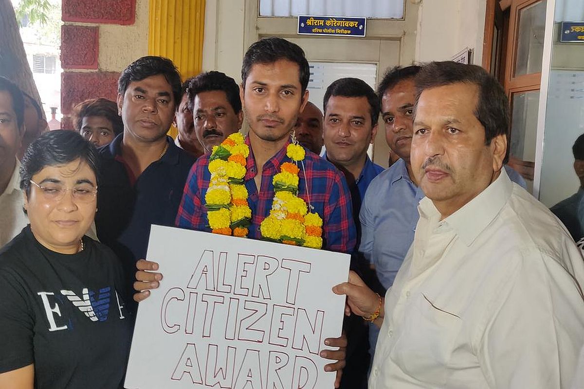 Mumbai: BJP MLA felicitates cab driver who took poet-activist to police on overhearing anti-CAA talks