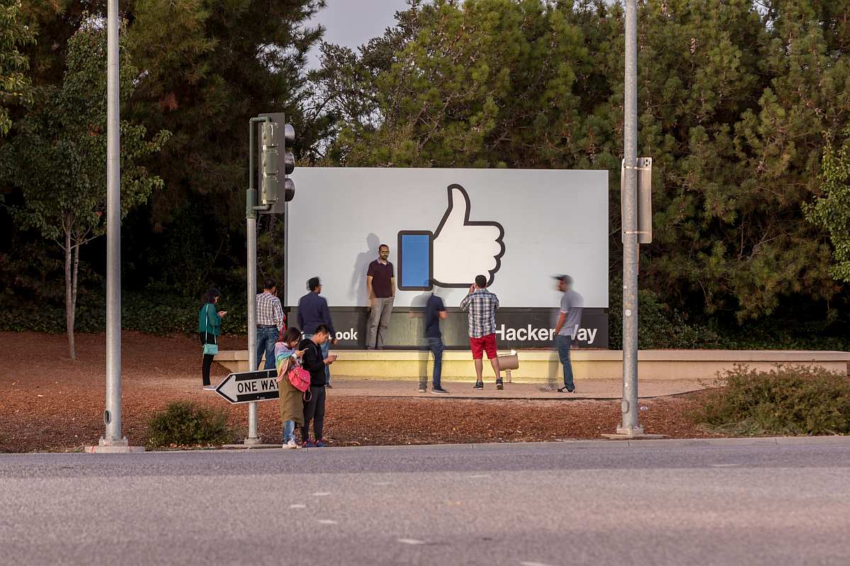 Facebook may have 275 million duplicate accounts out of its 2.50 billion monthly active users