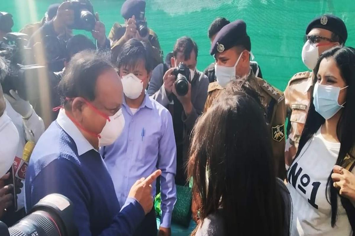 Health Minister Harsh Vardhan meets first batch of Indians who came from Wuhan