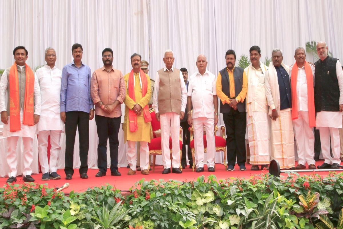 10 new ministers, all defectors from Congress, JD (S) take oath in Karnataka cabinet expansion