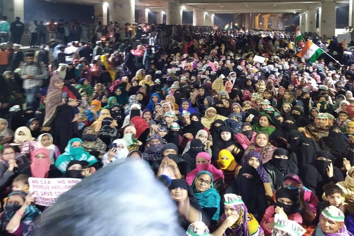 Women protesters block Delhi road, say, ‘will not move till CAA is revoked’; Jaffrabad metro station closed