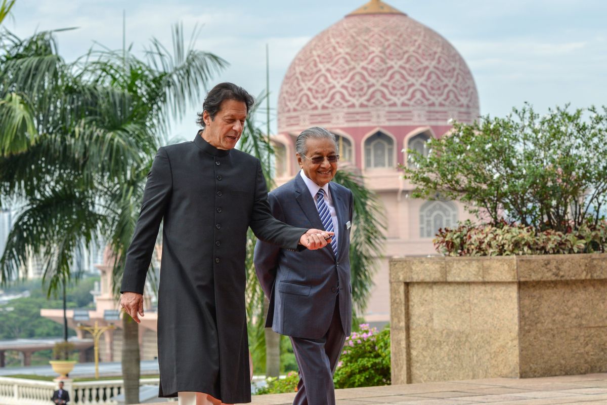 Imran Khan, Malaysia PM Mahathir to hold talks on Tuesday