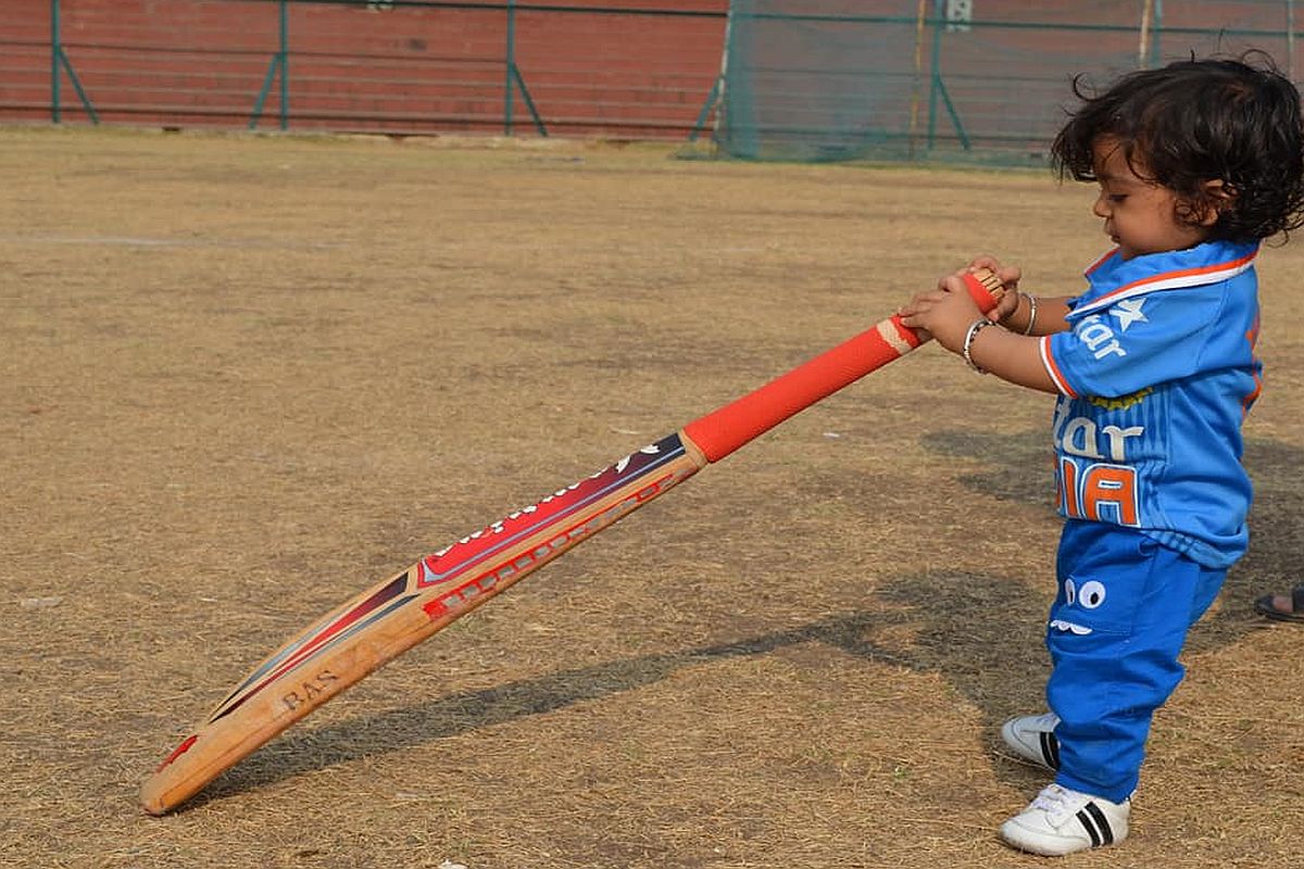Never too young: Sachin Tendulkar in awe of 10-month old cricket fan