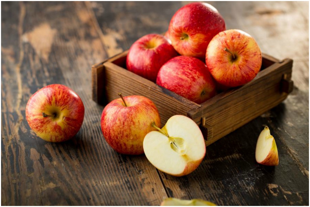 Know lesser-known facts about apple and make your skin glow