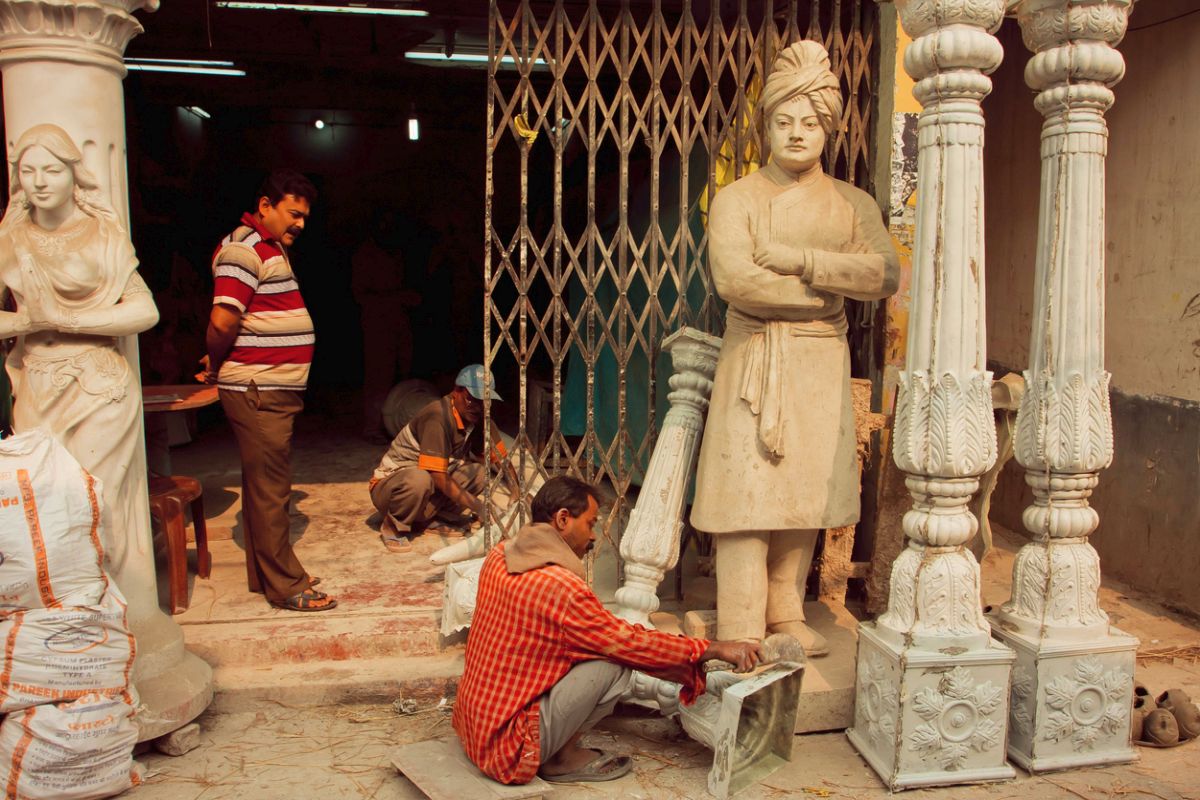 Statue of Swami Vivekananda vandalised in Murshidabad district