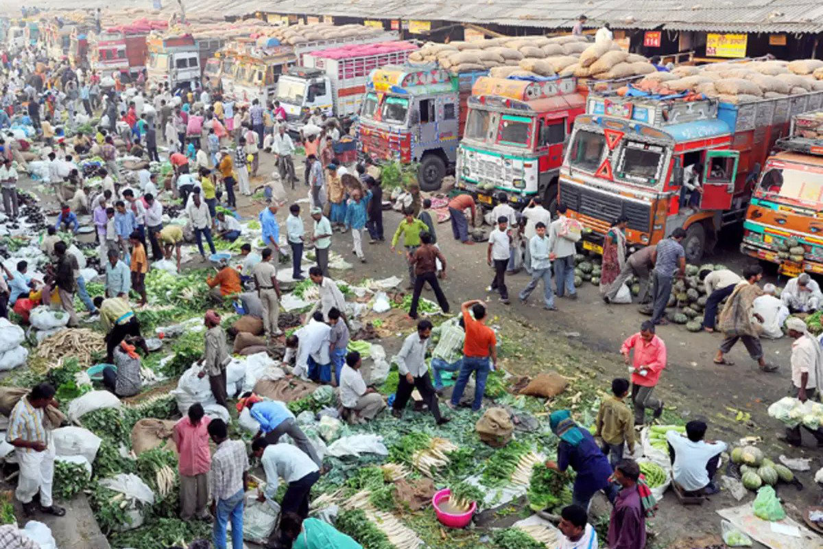 Corona Update: Azadpur Mandi to remain open; sanitizers, soaps being supplied to maintain hygiene