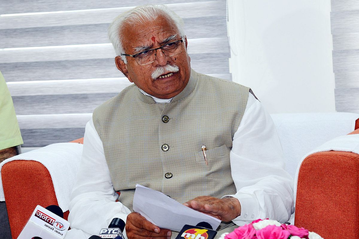 Haryana CM Manohar Lal Khattar greets people, does yoga in home