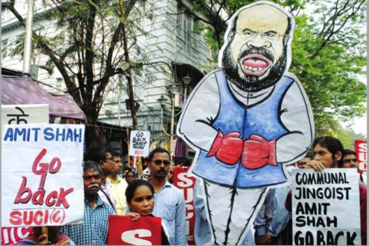 Shah’s arrival in city greeted with protests