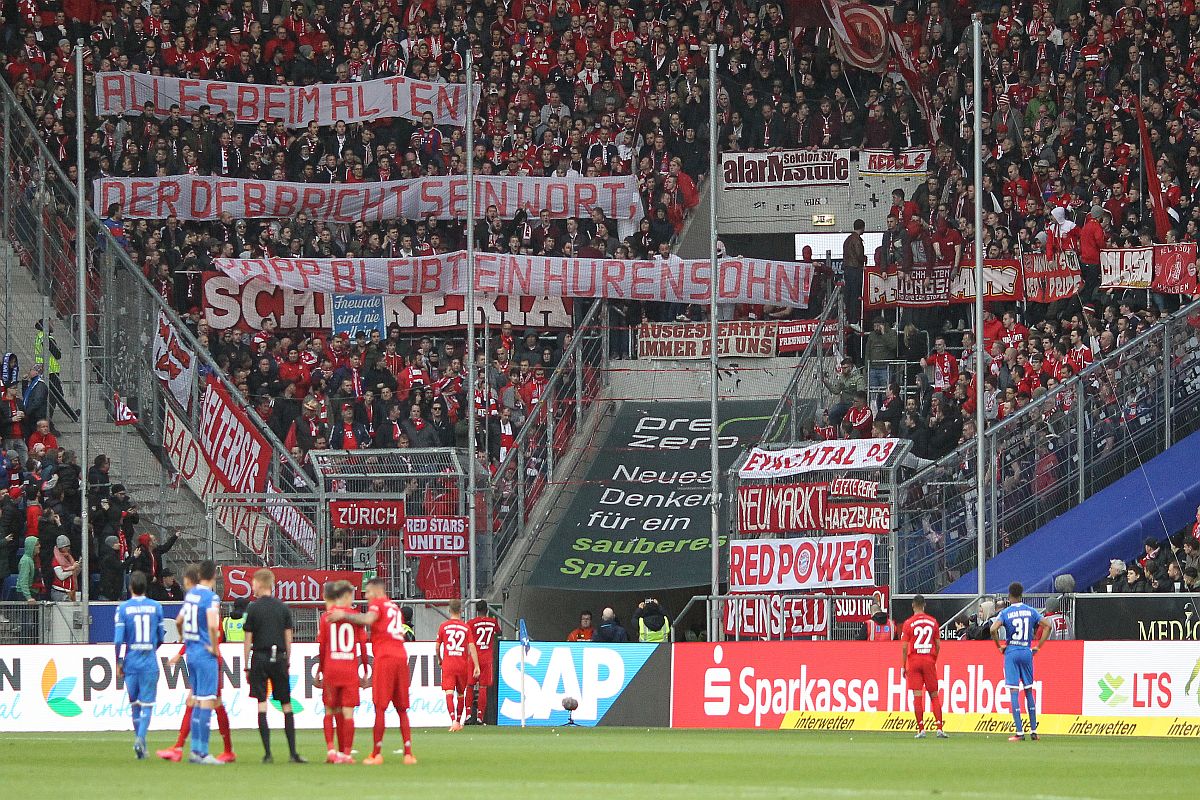 German Football League delays decision on Bundesliga return