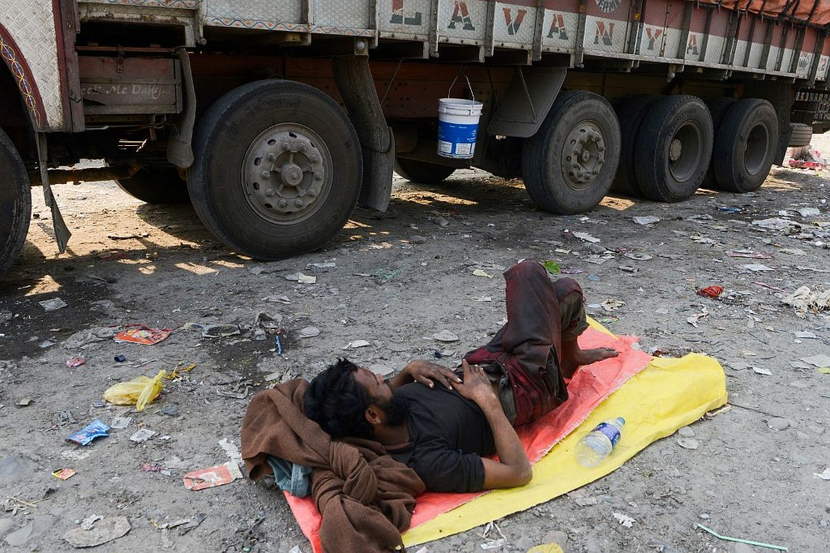 Home Ministry asks states, UTs to set up relief camps for stranded migrant workers