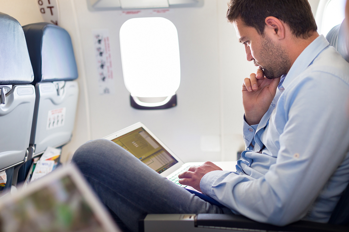 Soon Indian flight passengers can enjoy onboard Wi-Fi services across country