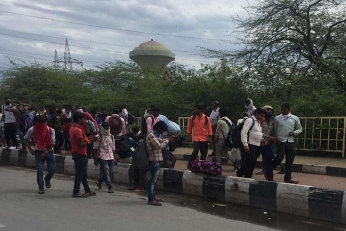 38-year-old delivery agent who walked 200 km on foot from Delhi to reach his home in Morena dies on highway