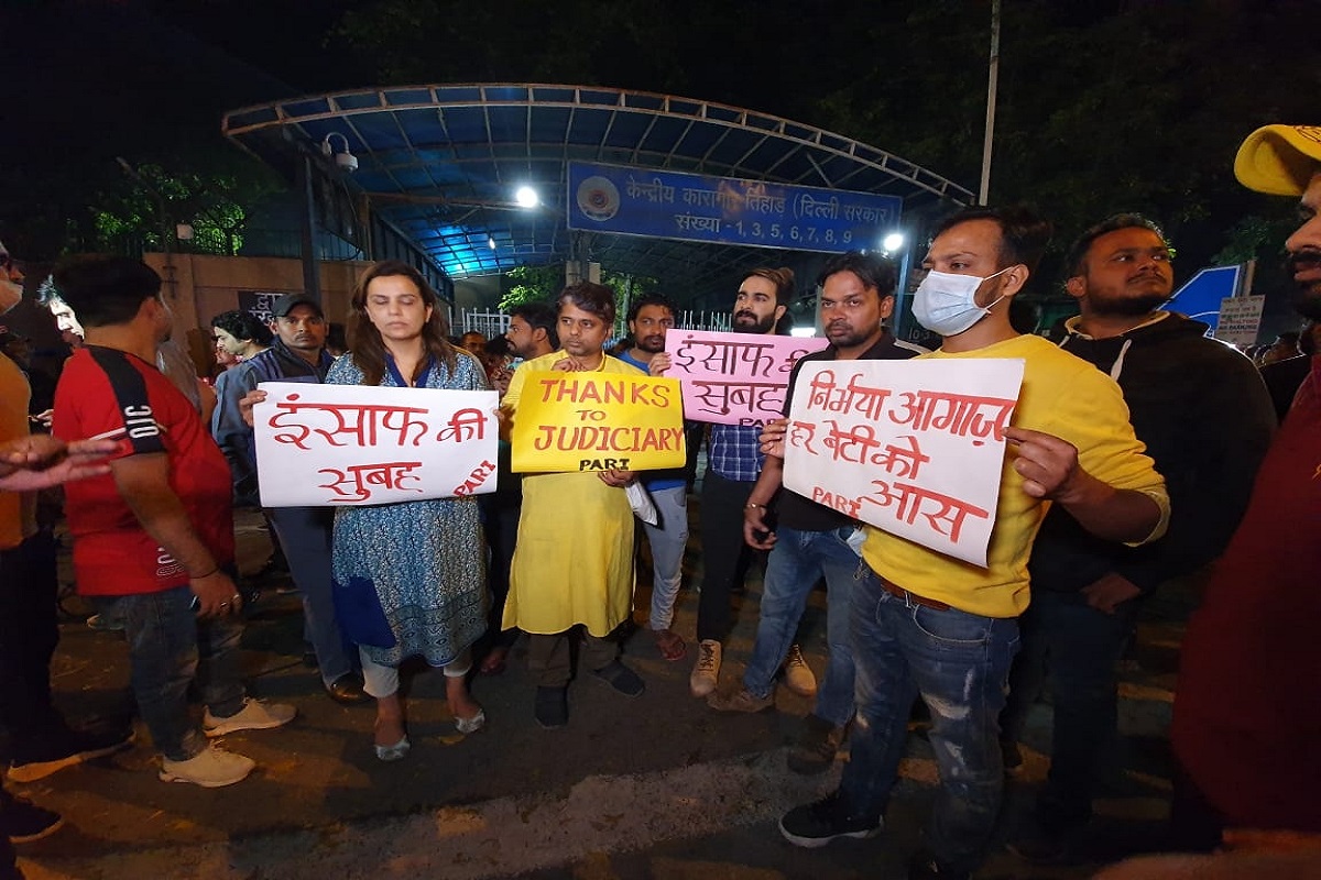 Chants of ‘long live Nirbhaya’ outside Tihar jail after rape convicts were hanged