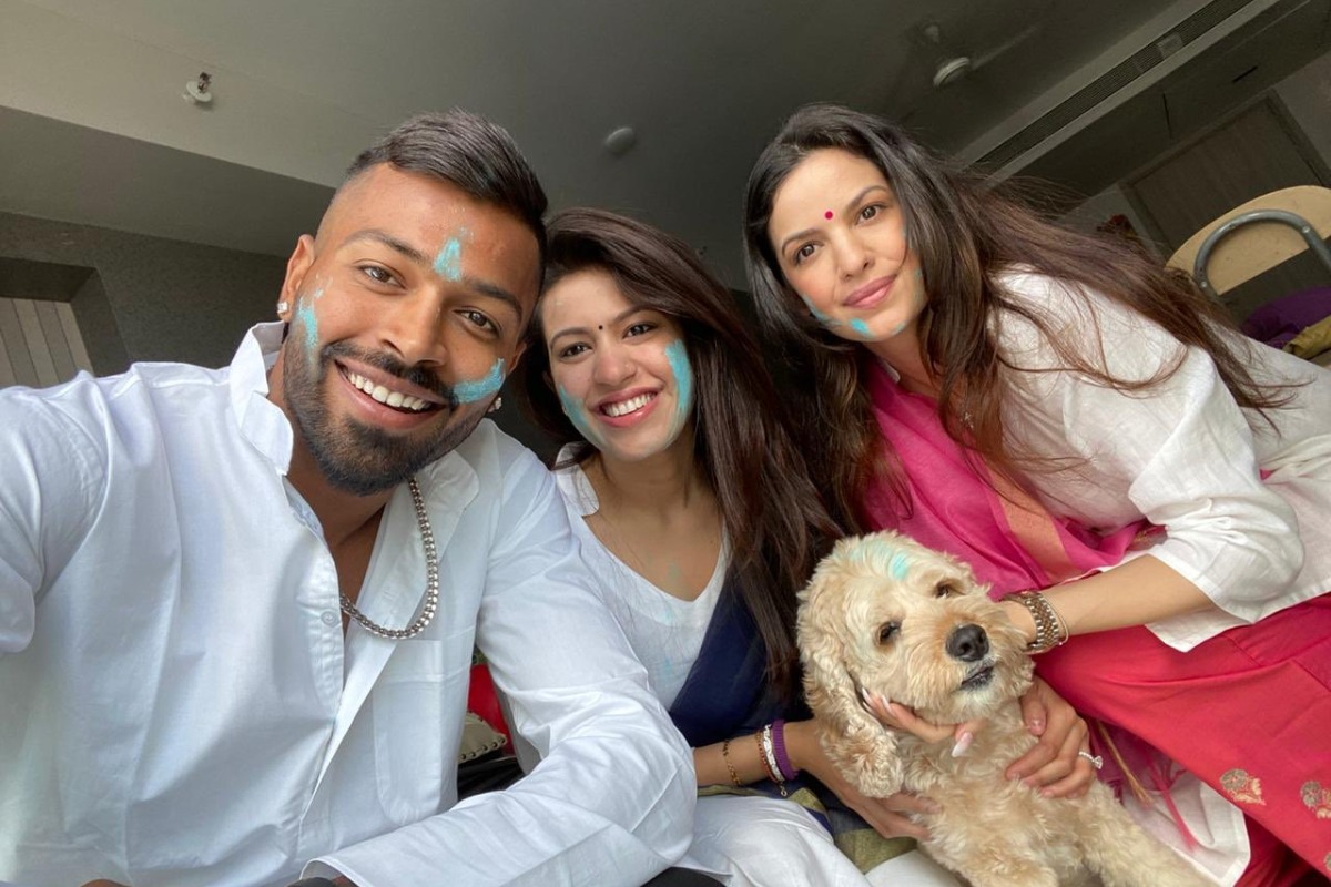 SEE | Hardik Pandya, Shikhar Dhawan and other cricketers celebrate Holi with loved ones