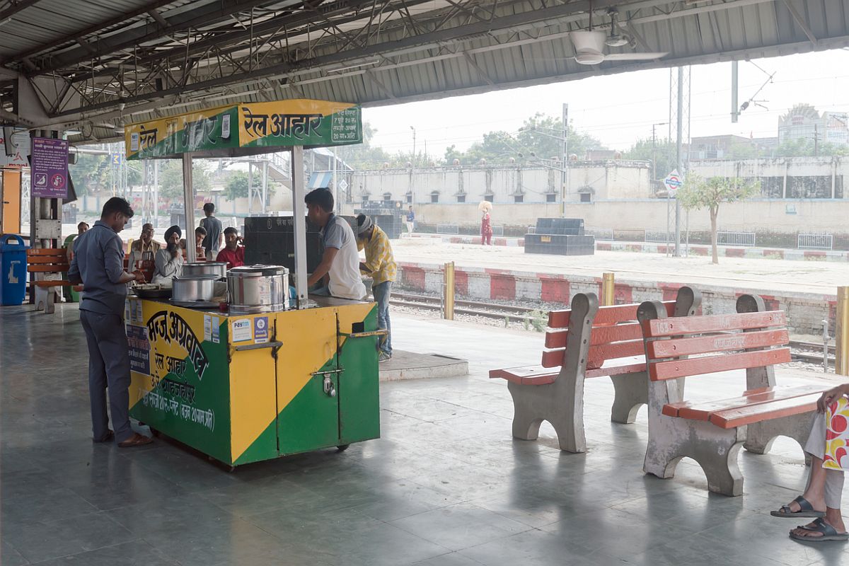 Catering at railway stations to go cashless from August 1