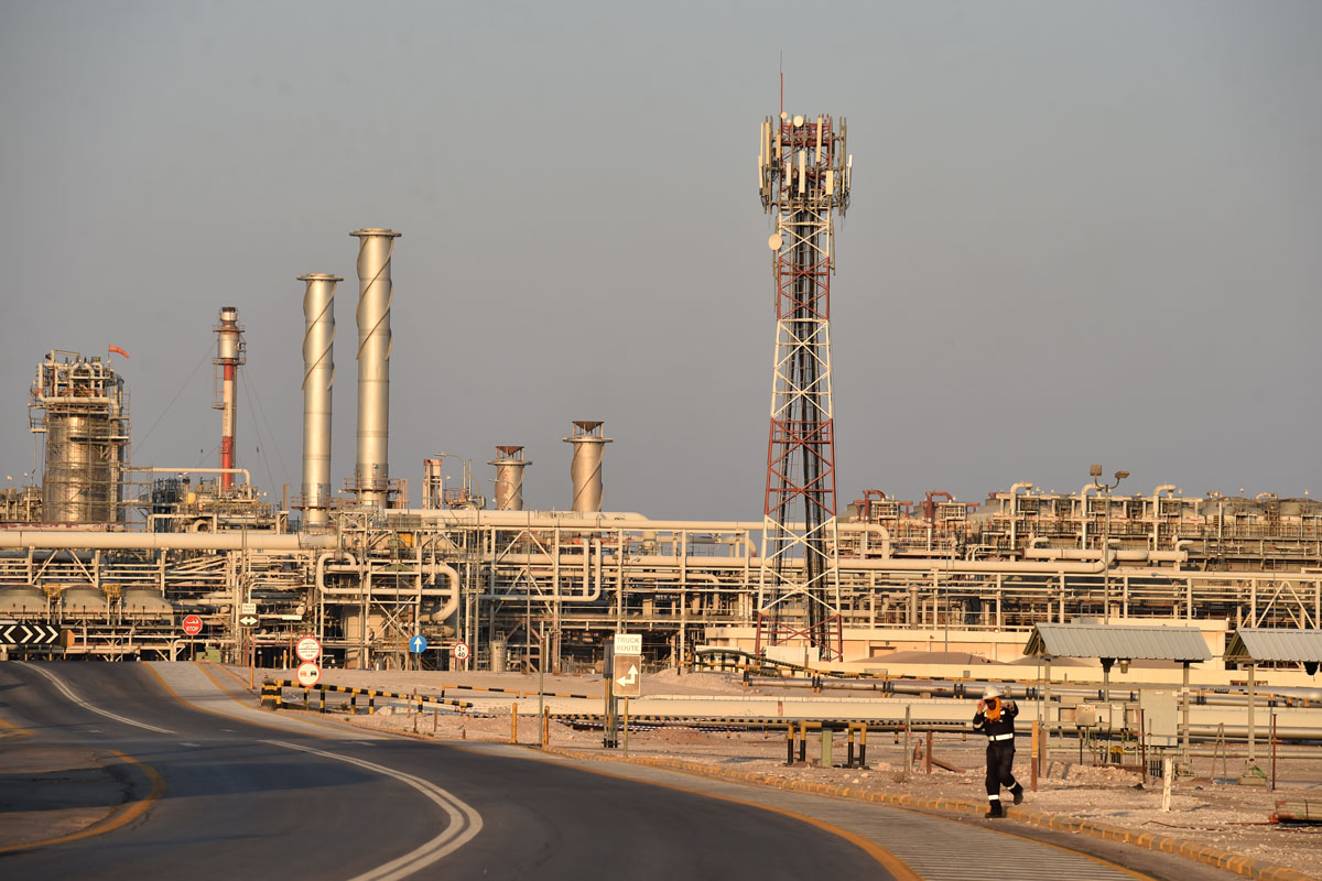 Crude oil prices drop after ‘OPEC+’ delays emergency meet